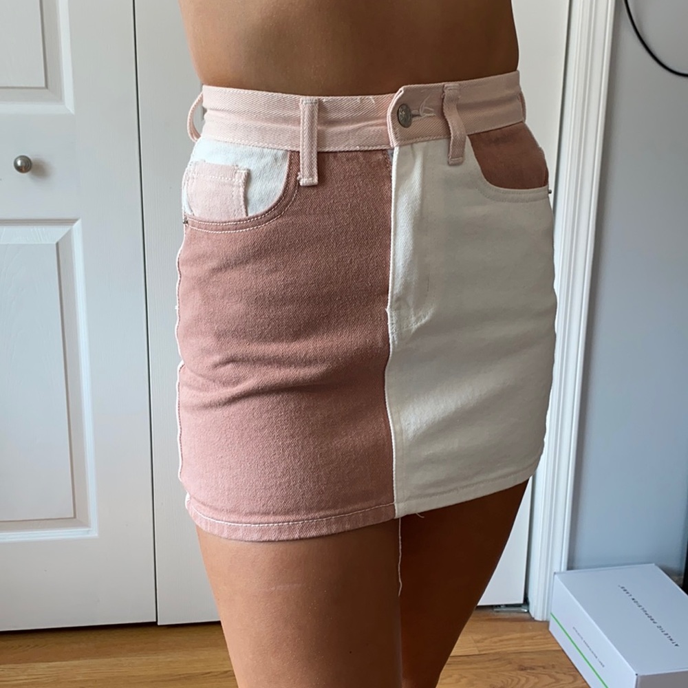 💰 3/$25. BUNDLE 💰 Super cute color block denim skirt